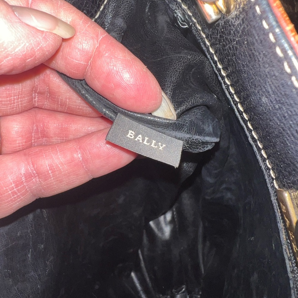 Bally Vintage Bucket Bag - Picture 9 of 12